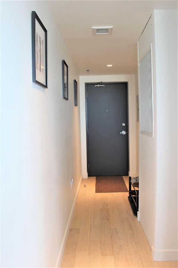 Luxury Skyline Condo In Downtown Free 24/7 Parking Winnipeg Eksteriør bilde