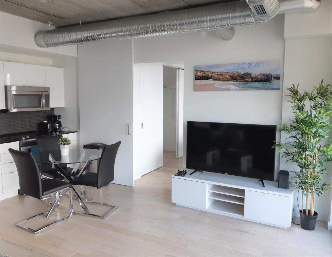 Luxury Skyline Condo In Downtown Free 24/7 Parking Winnipeg Eksteriør bilde