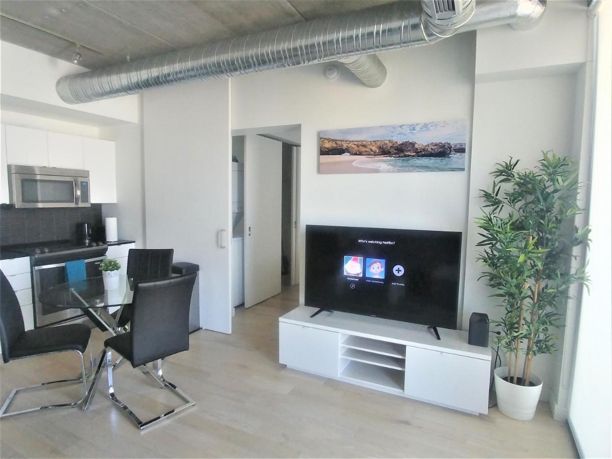 Luxury Skyline Condo In Downtown Free 24/7 Parking Winnipeg Eksteriør bilde