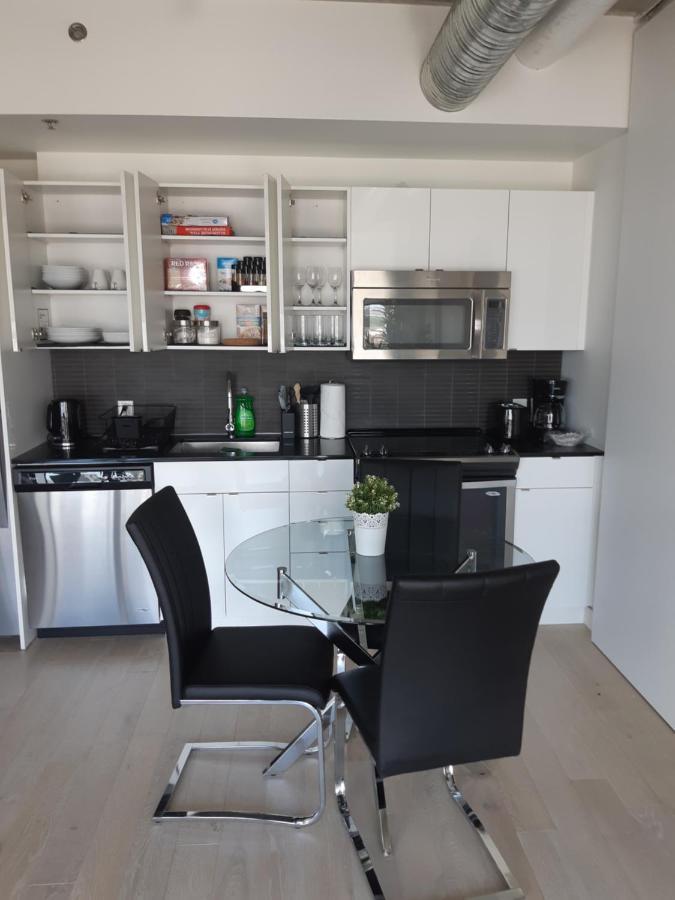 Luxury Skyline Condo In Downtown Free 24/7 Parking Winnipeg Eksteriør bilde