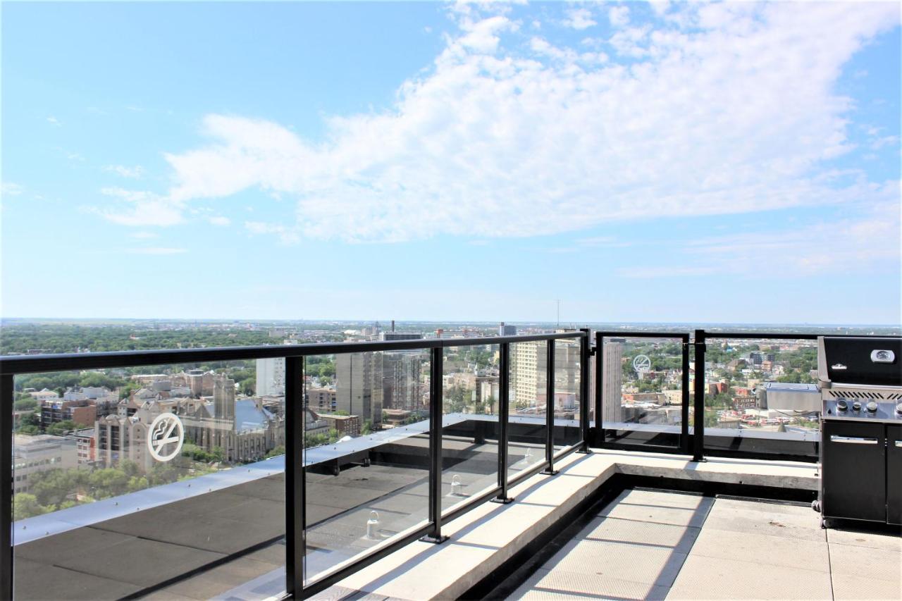 Luxury Skyline Condo In Downtown Free 24/7 Parking Winnipeg Eksteriør bilde