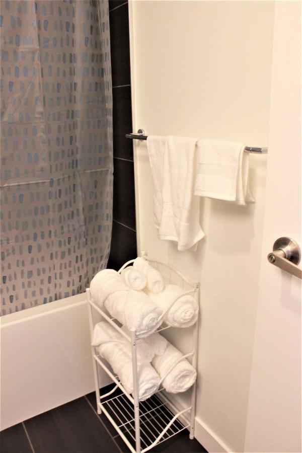 Luxury Skyline Condo In Downtown Free 24/7 Parking Winnipeg Eksteriør bilde