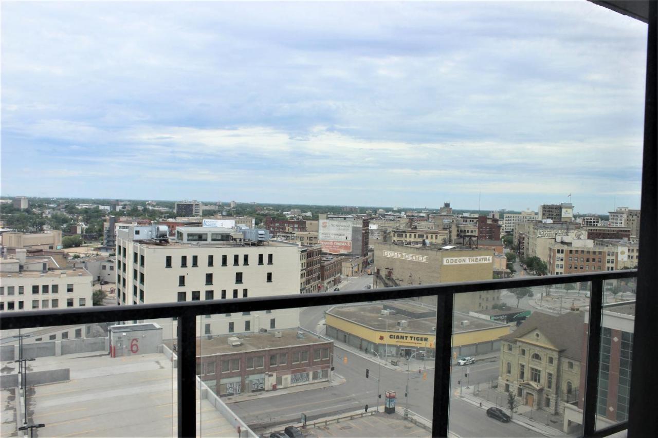 Luxury Skyline Condo In Downtown Free 24/7 Parking Winnipeg Eksteriør bilde